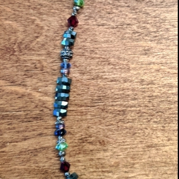 Hematite Necklace Earring SET w green & red beads - Picture 4 of 6